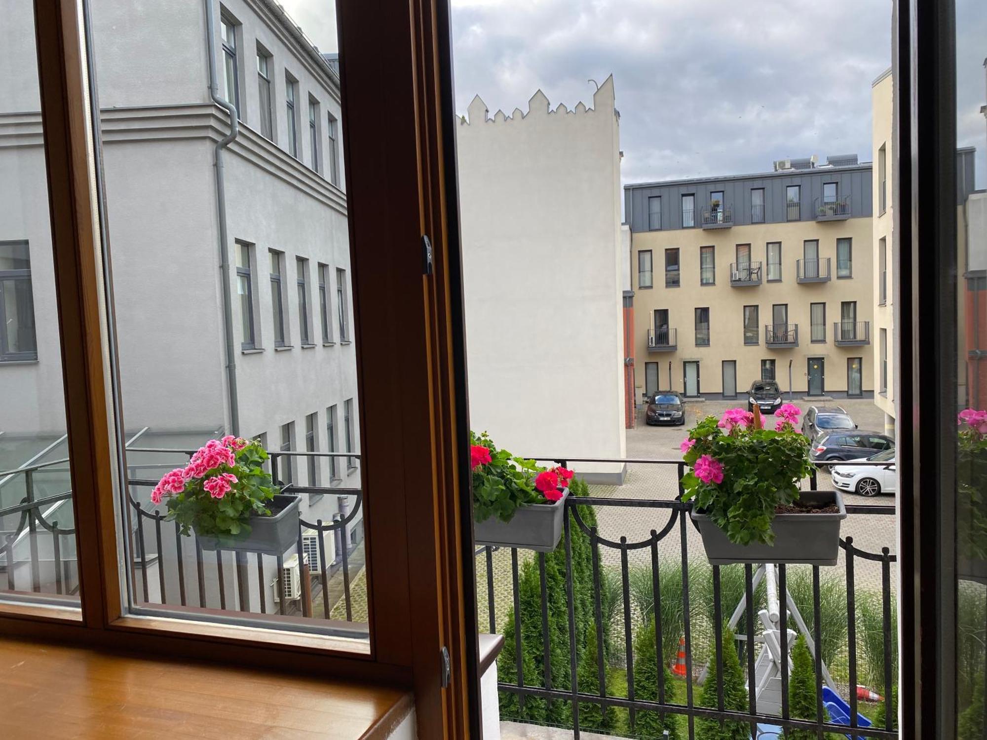 Spacious Old Town Apt, 3 Private Rooms, Sleeps 5-6 Kaunas Exterior foto