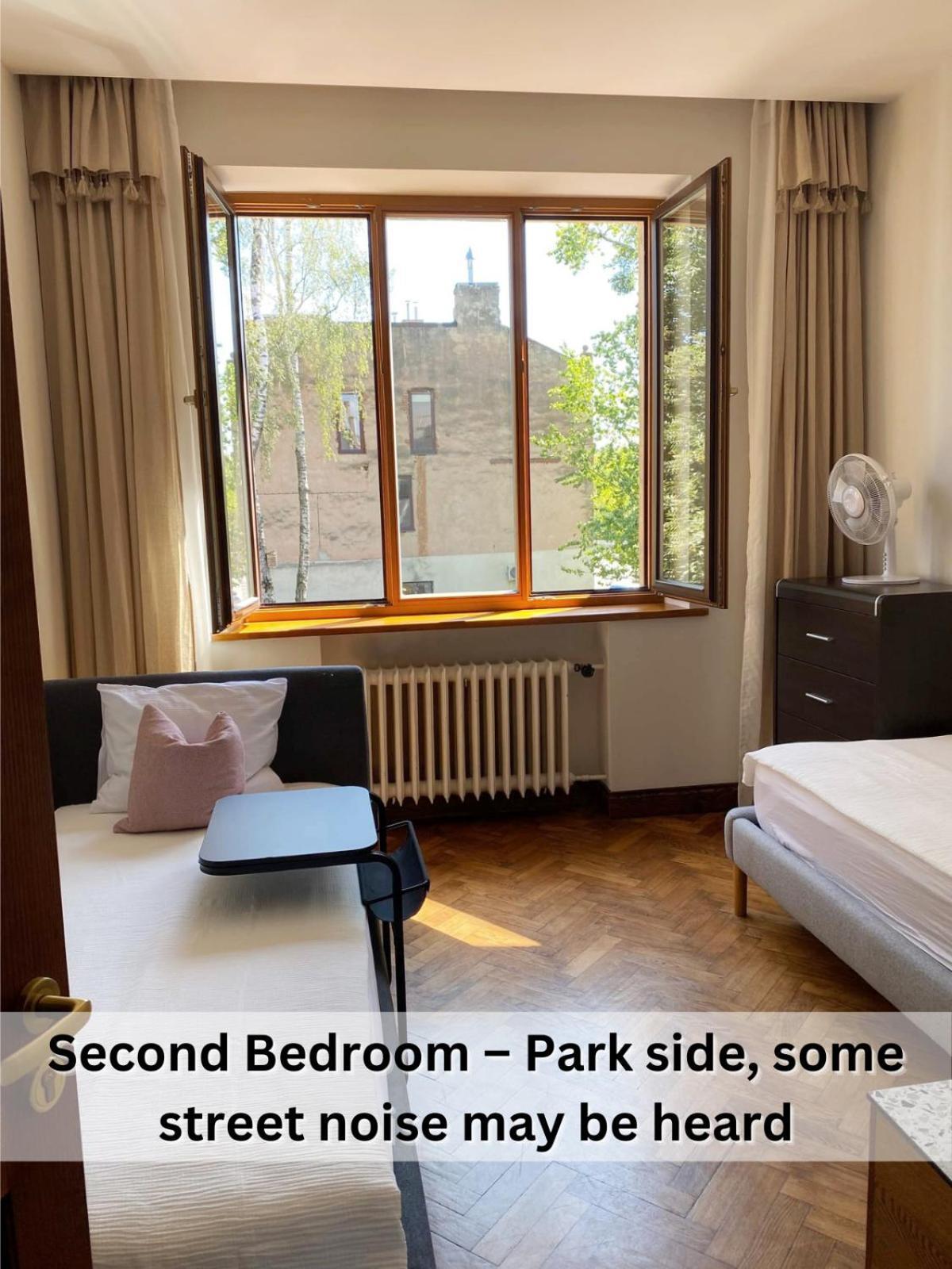 Spacious Old Town Apt, 3 Private Rooms, Sleeps 5-6 Kaunas Exterior foto